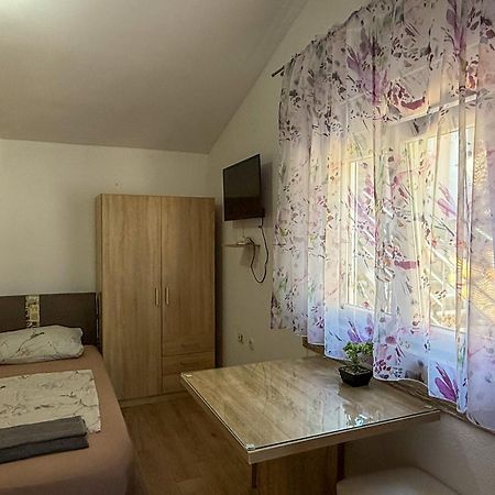 Apartman Meghan Pula Exteriör bild