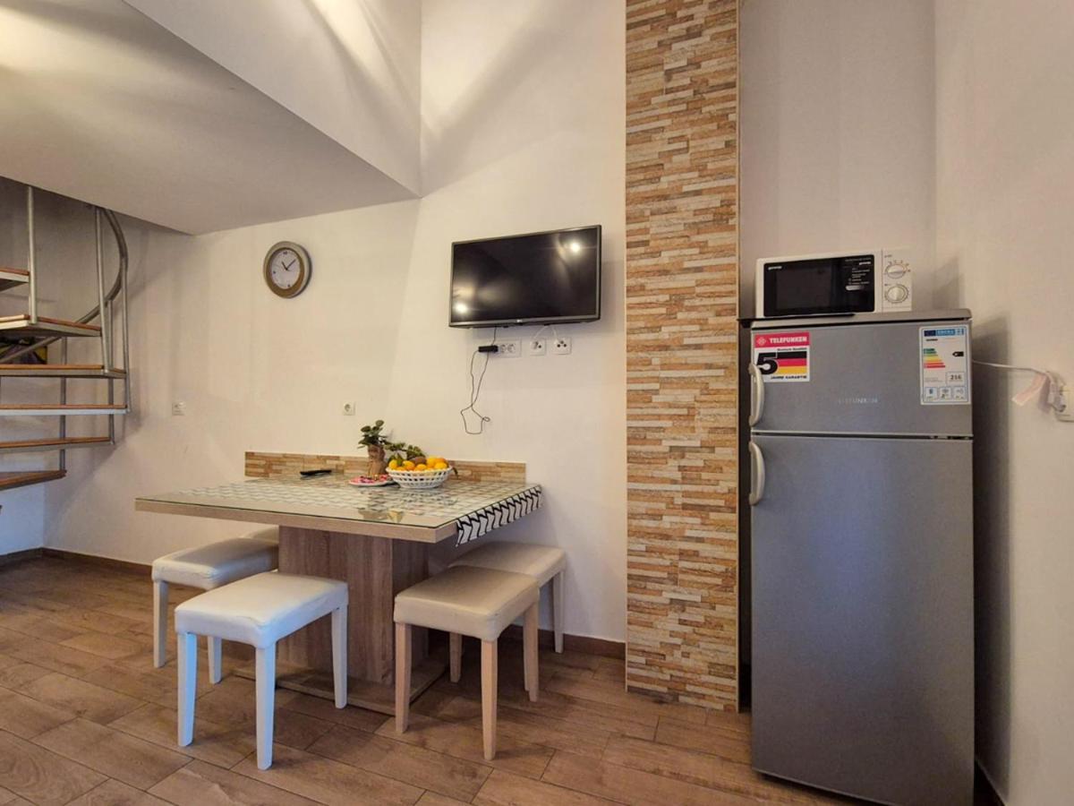Apartman Meghan Pula Exteriör bild
