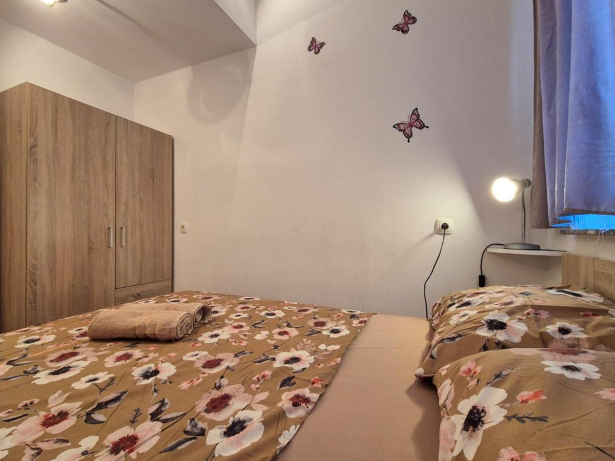 Apartman Meghan Pula Exteriör bild