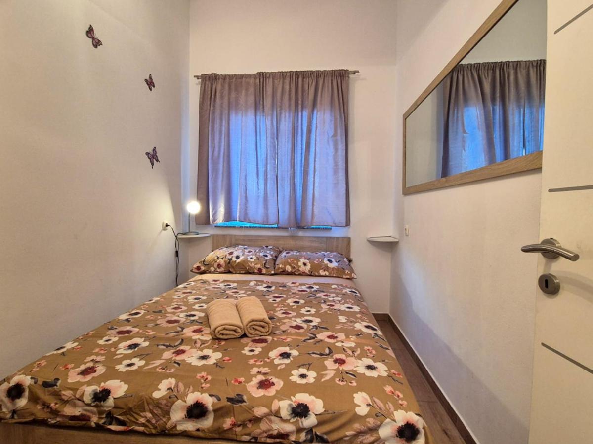 Apartman Meghan Pula Exteriör bild